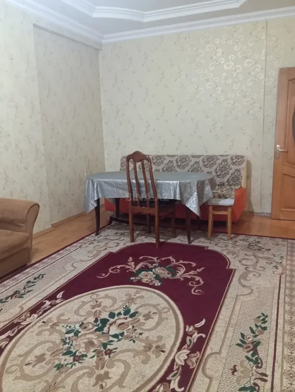 Kirayə verilir 3 otaqlı mənzil 132 m²
