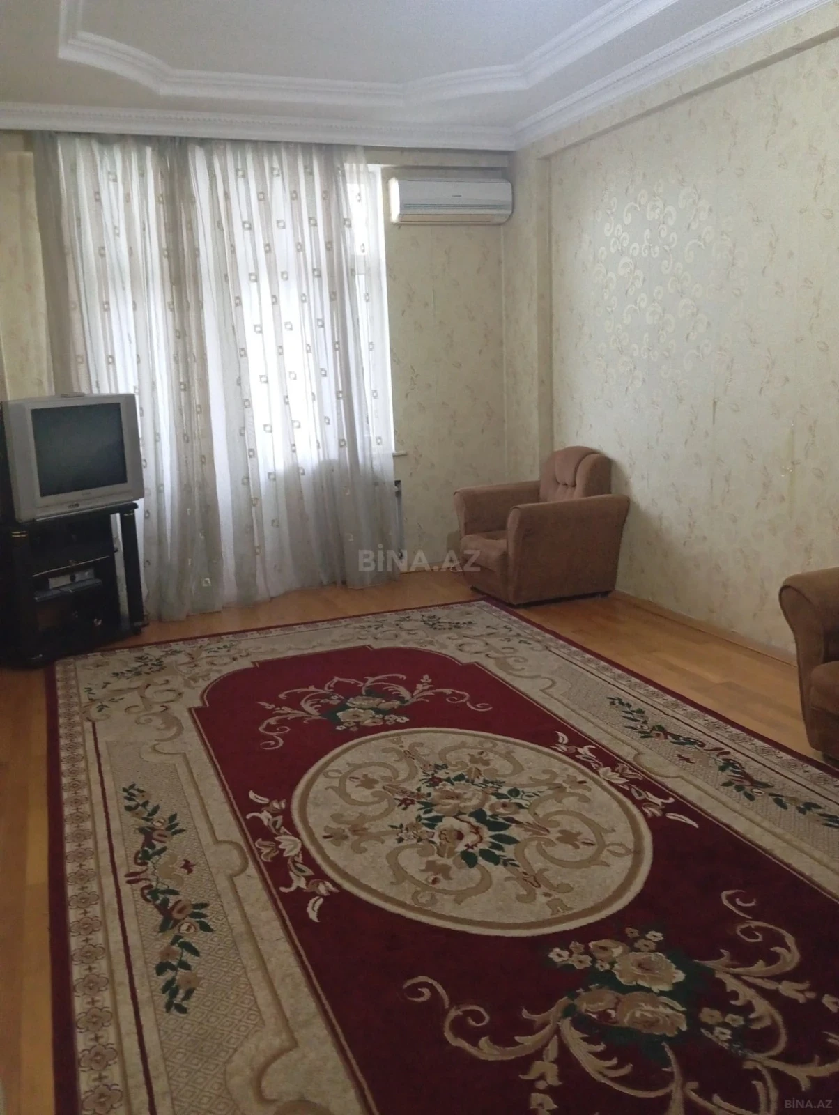 Kirayə verilir 3 otaqlı mənzil 132 m²
