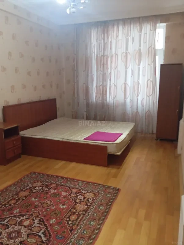 Kirayə verilir 3 otaqlı mənzil 132 m²