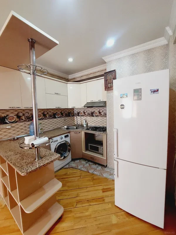 Kirayə verilir 2 otaqlı mənzil 60 m²
