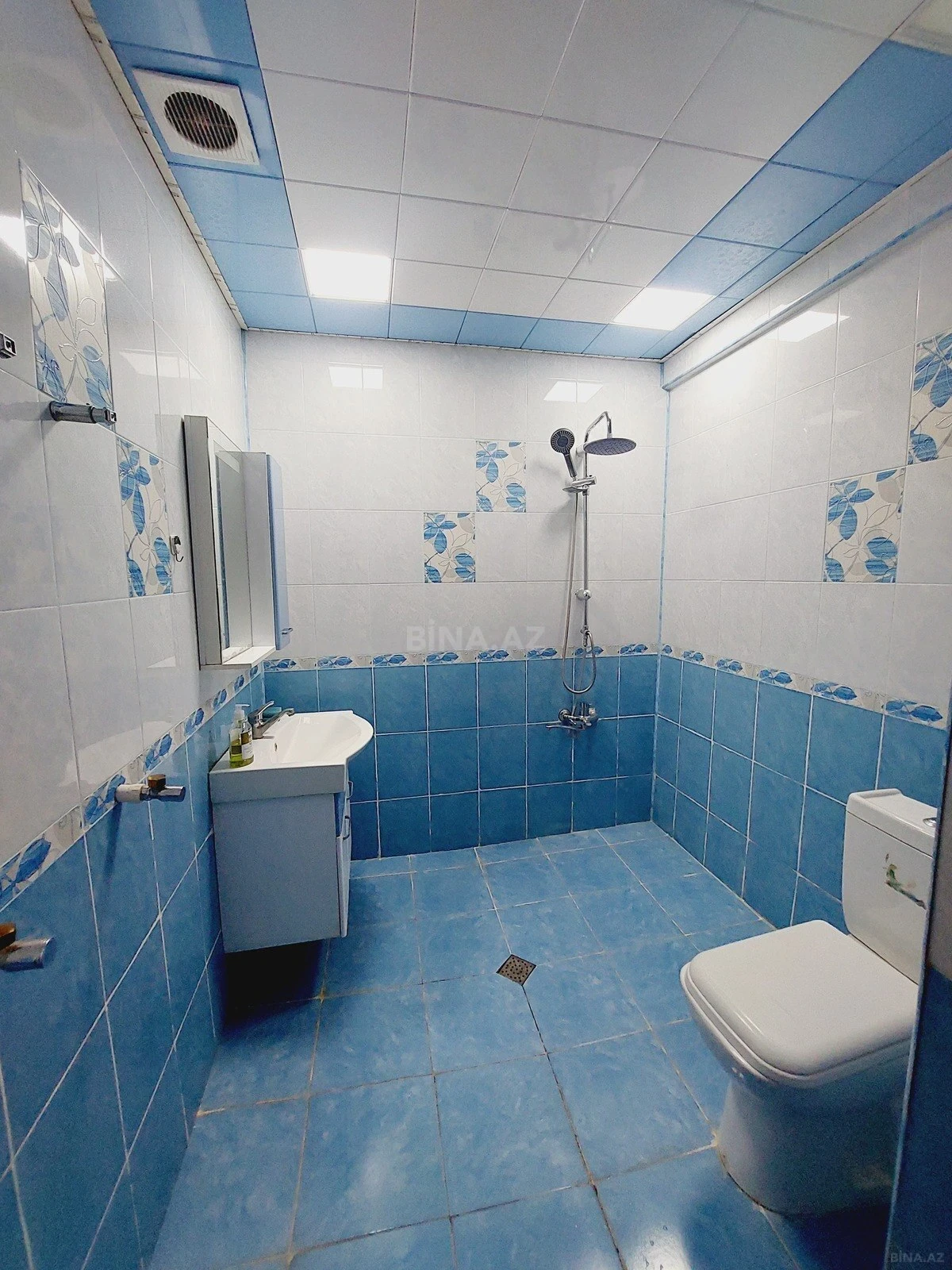 Kirayə verilir 2 otaqlı mənzil 60 m²