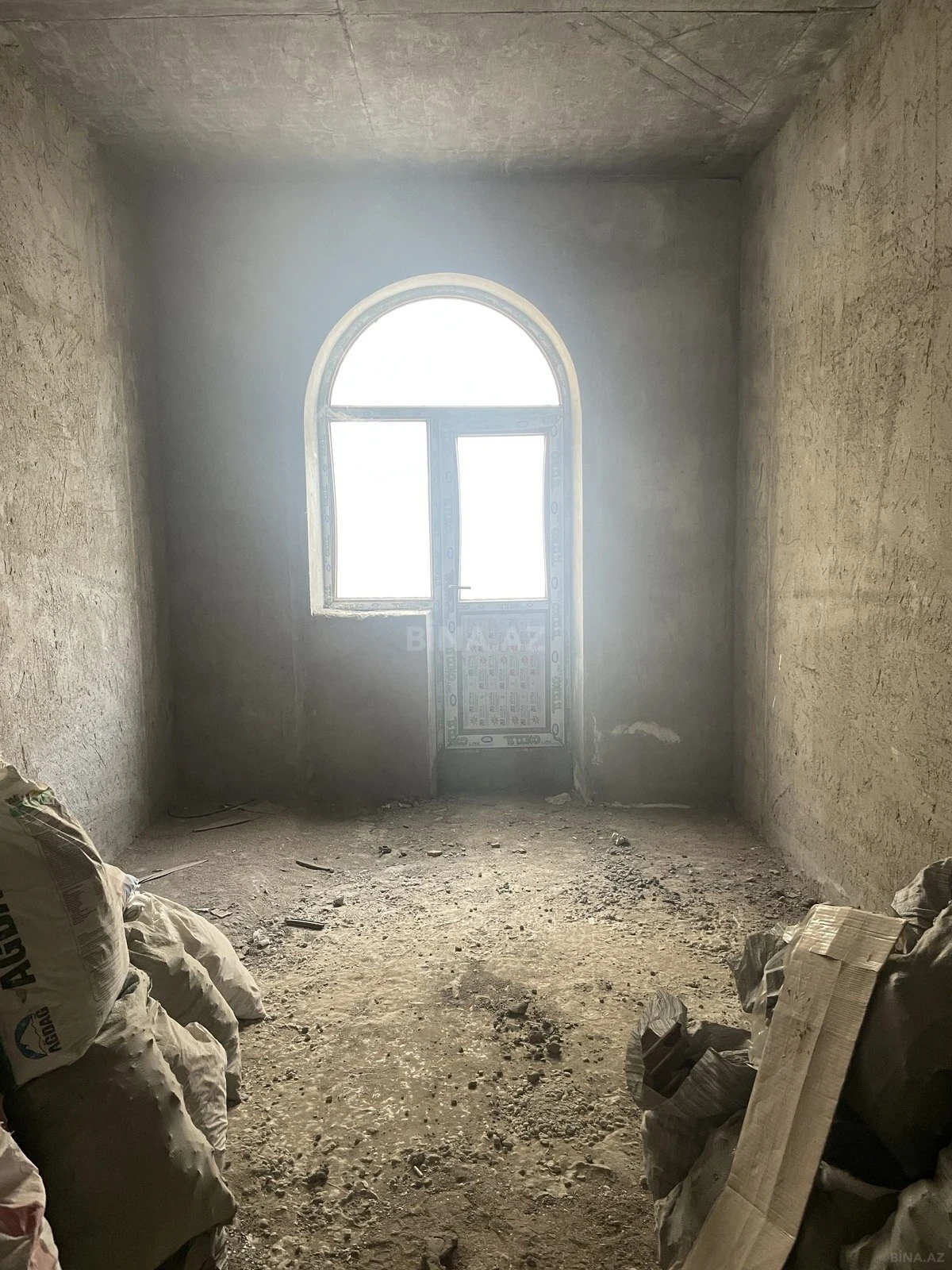 Satılır 3 otaqlı mənzil 98 m²