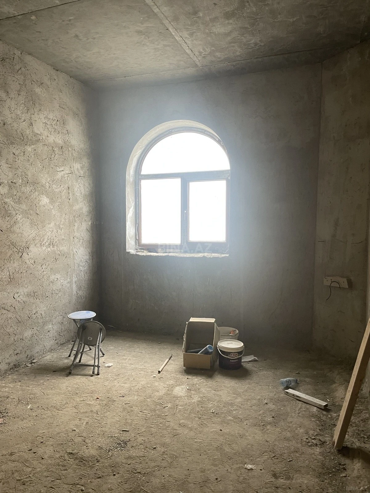 Satılır 3 otaqlı mənzil 98 m²