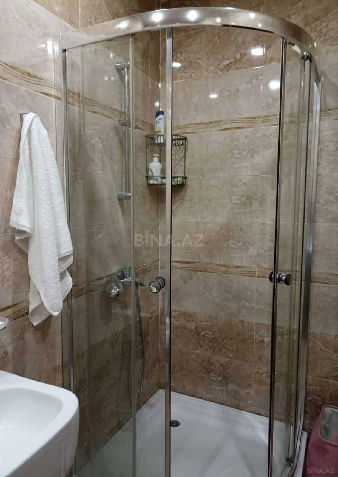 Kirayə verilir 2 otaqlı mənzil 60 m²