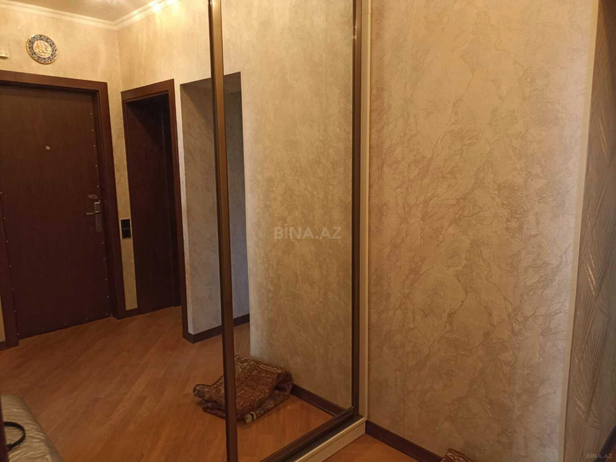 Kirayə verilir 2 otaqlı mənzil 60 m²