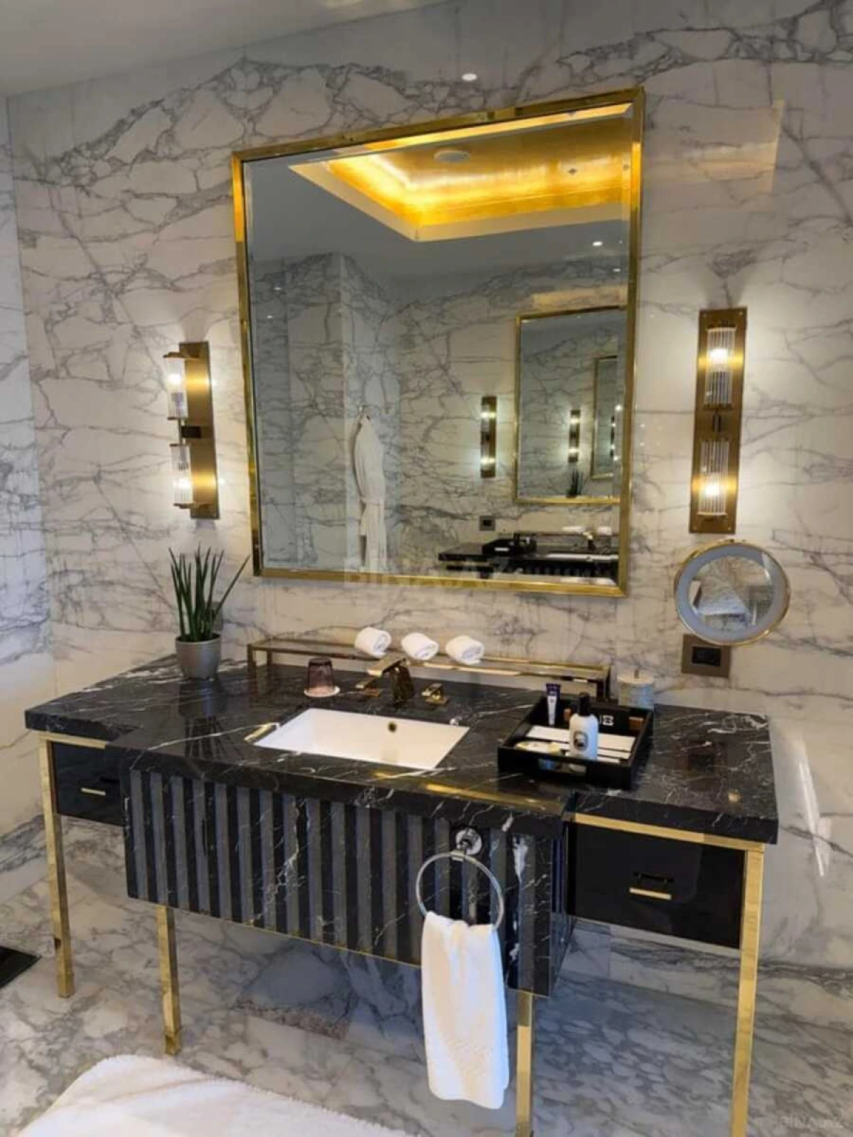 Kirayə verilir 3 otaqlı mənzil 165 m²