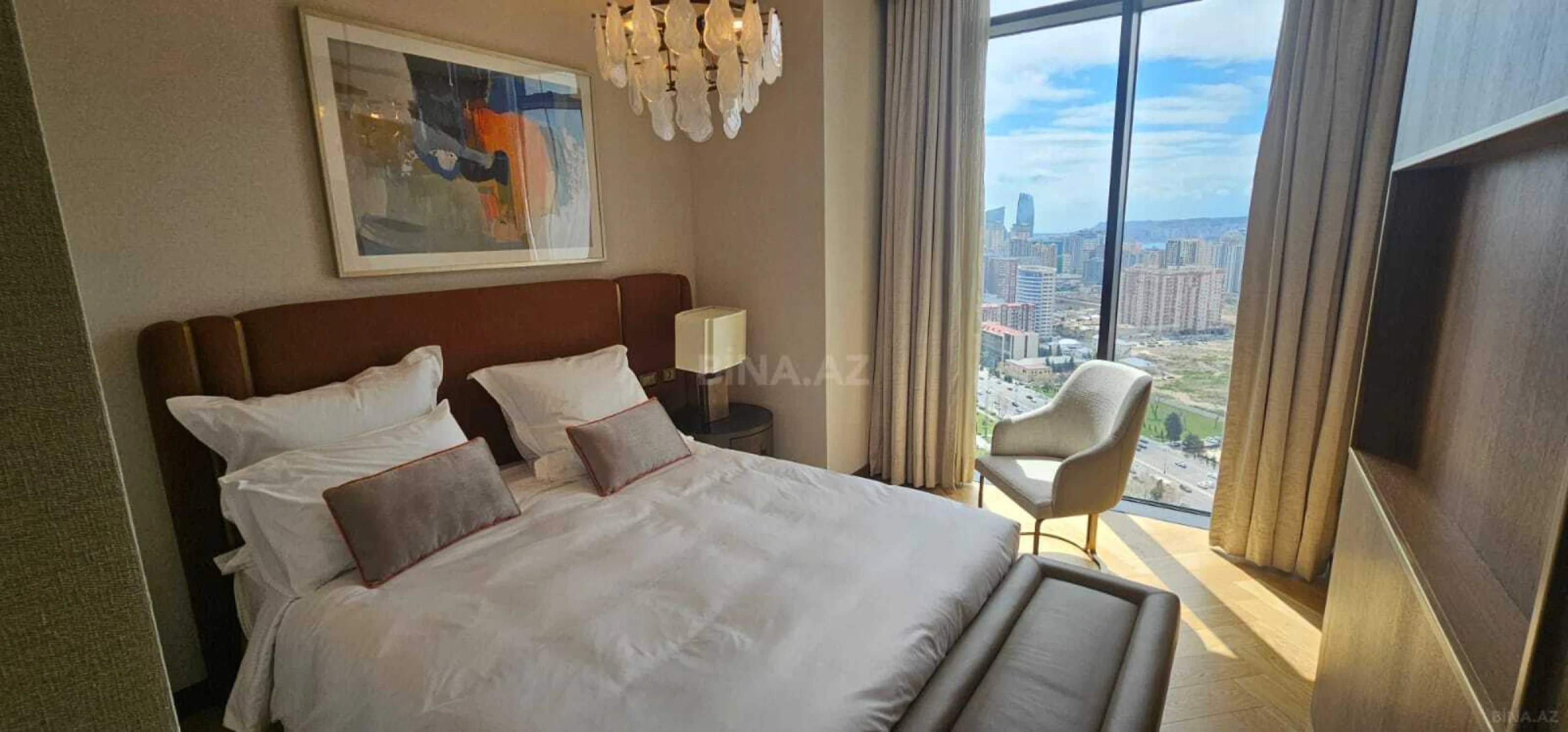 Kirayə verilir 3 otaqlı mənzil 165 m²