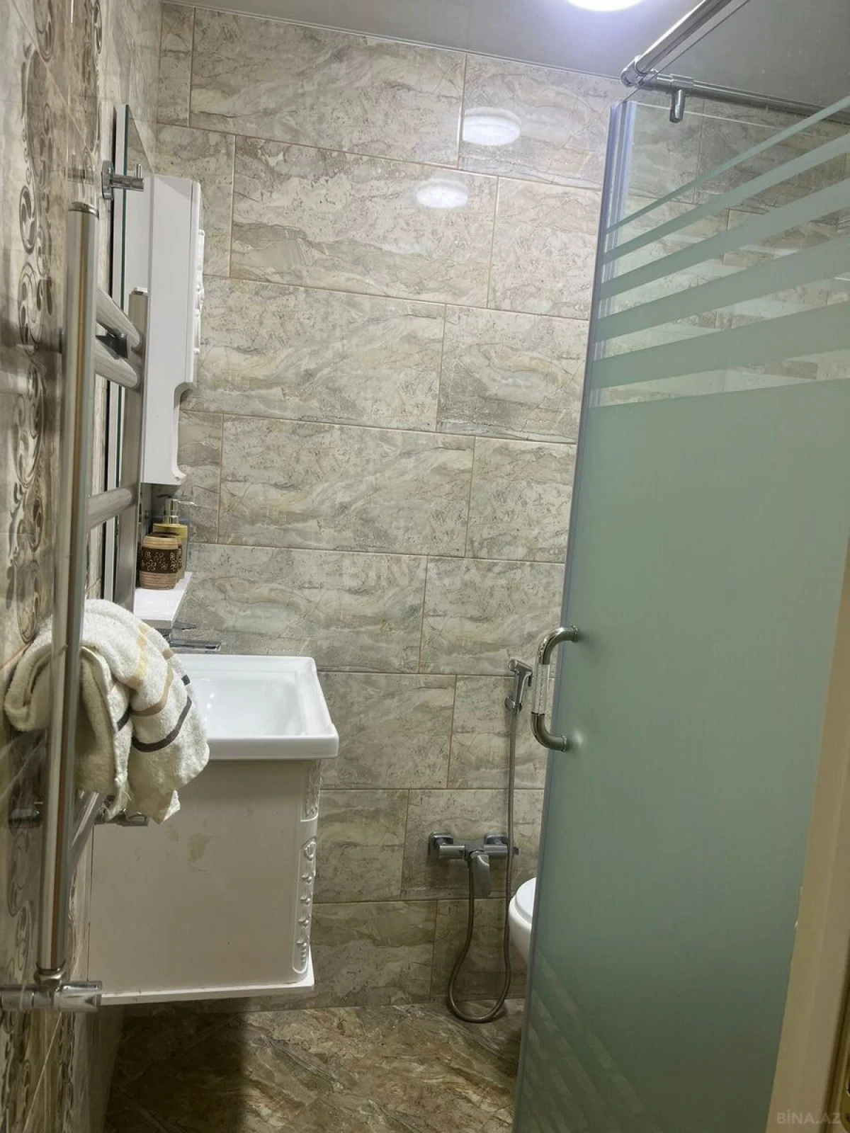 Kirayə verilir 2 otaqlı mənzil 60 m²