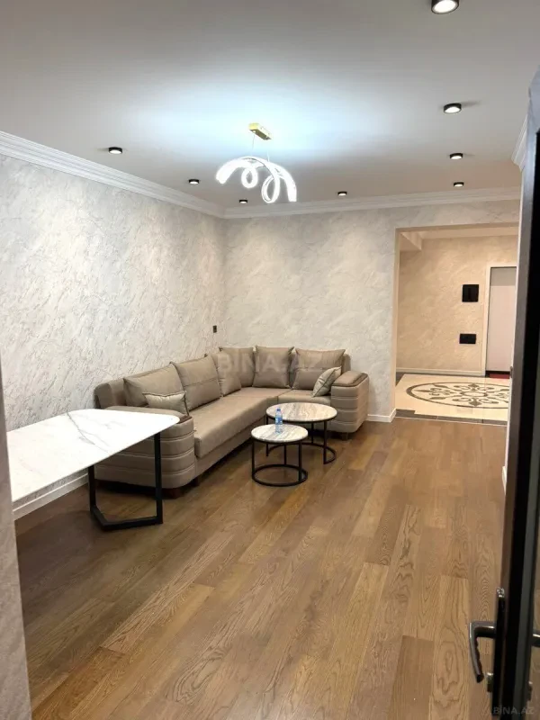 Satılır 3 otaqlı mənzil 82 m²