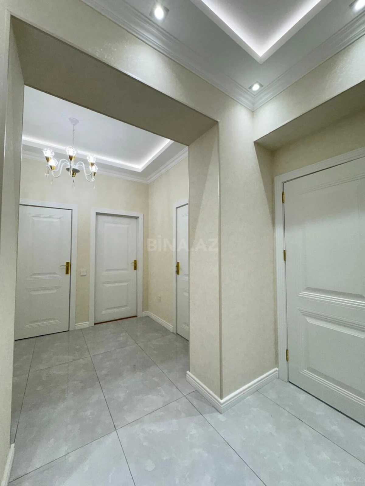 Satılır 2 otaqlı mənzil 63 m²