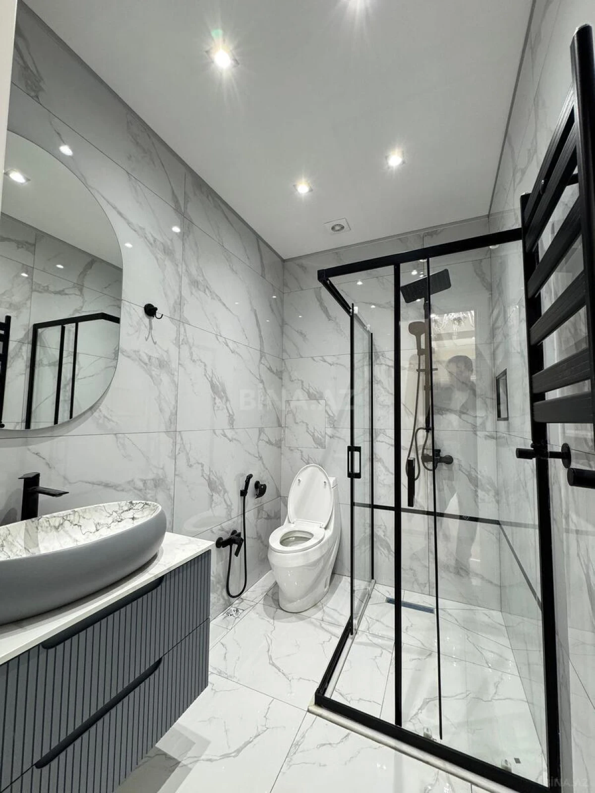 Satılır 2 otaqlı mənzil 63 m²