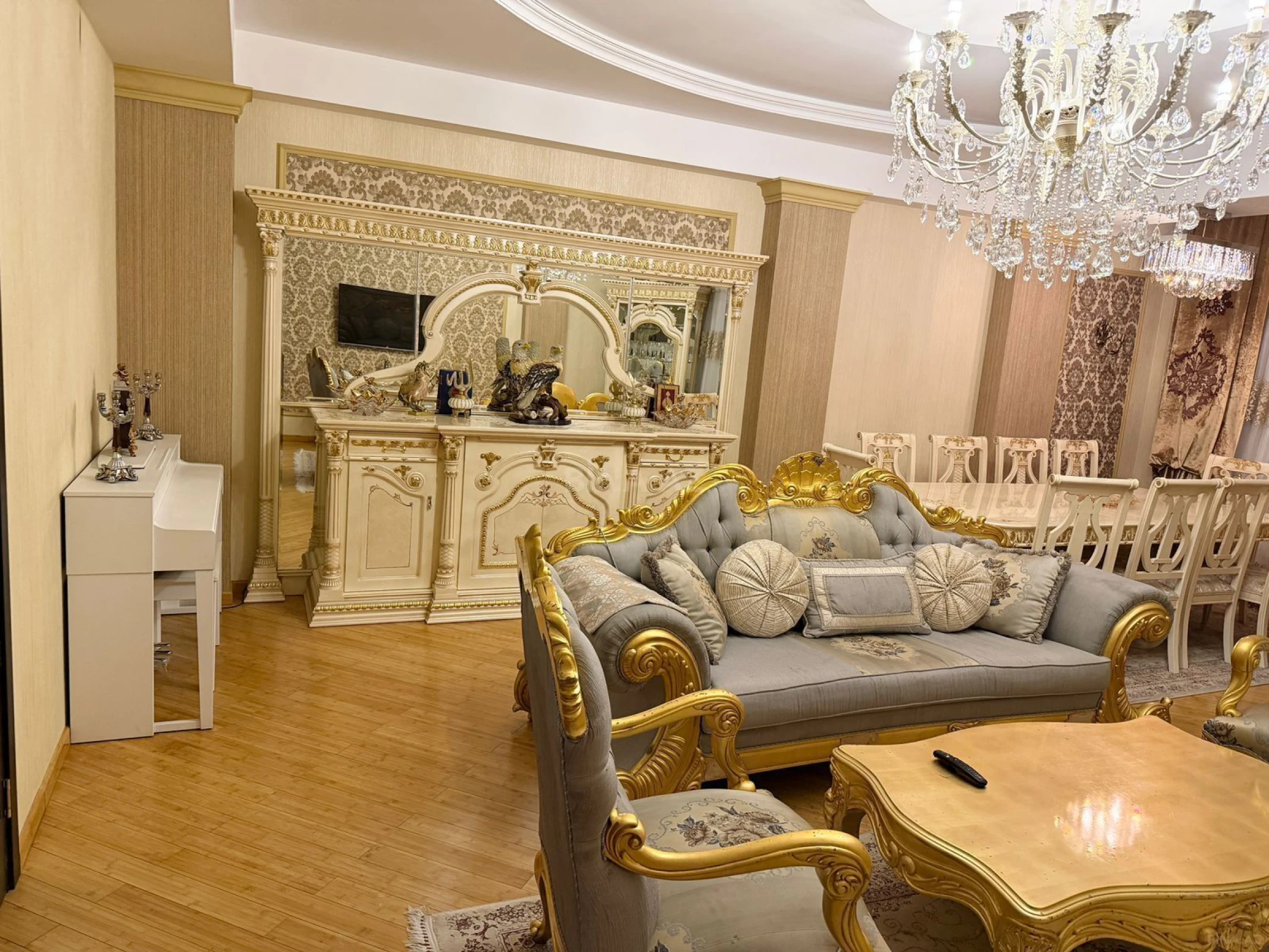 Satılır 3 otaqlı mənzil 157 m²