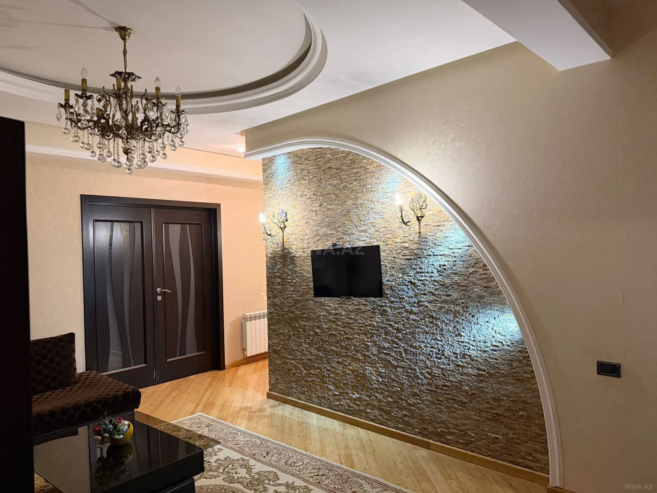 Satılır 3 otaqlı mənzil 157 m²