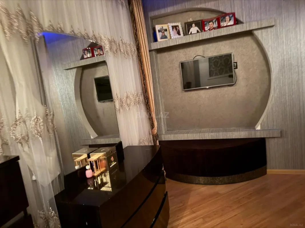 Satılır 3 otaqlı mənzil 157 m²