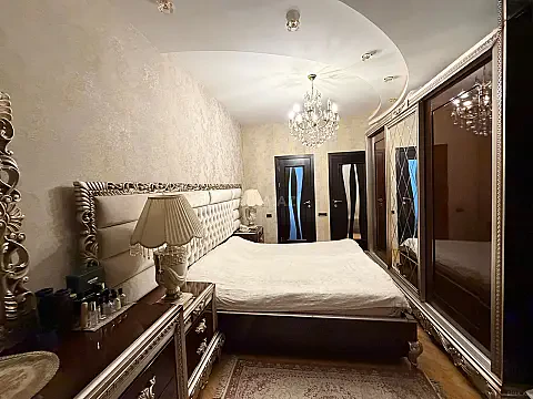 Satılır 3 otaqlı mənzil 157 m²