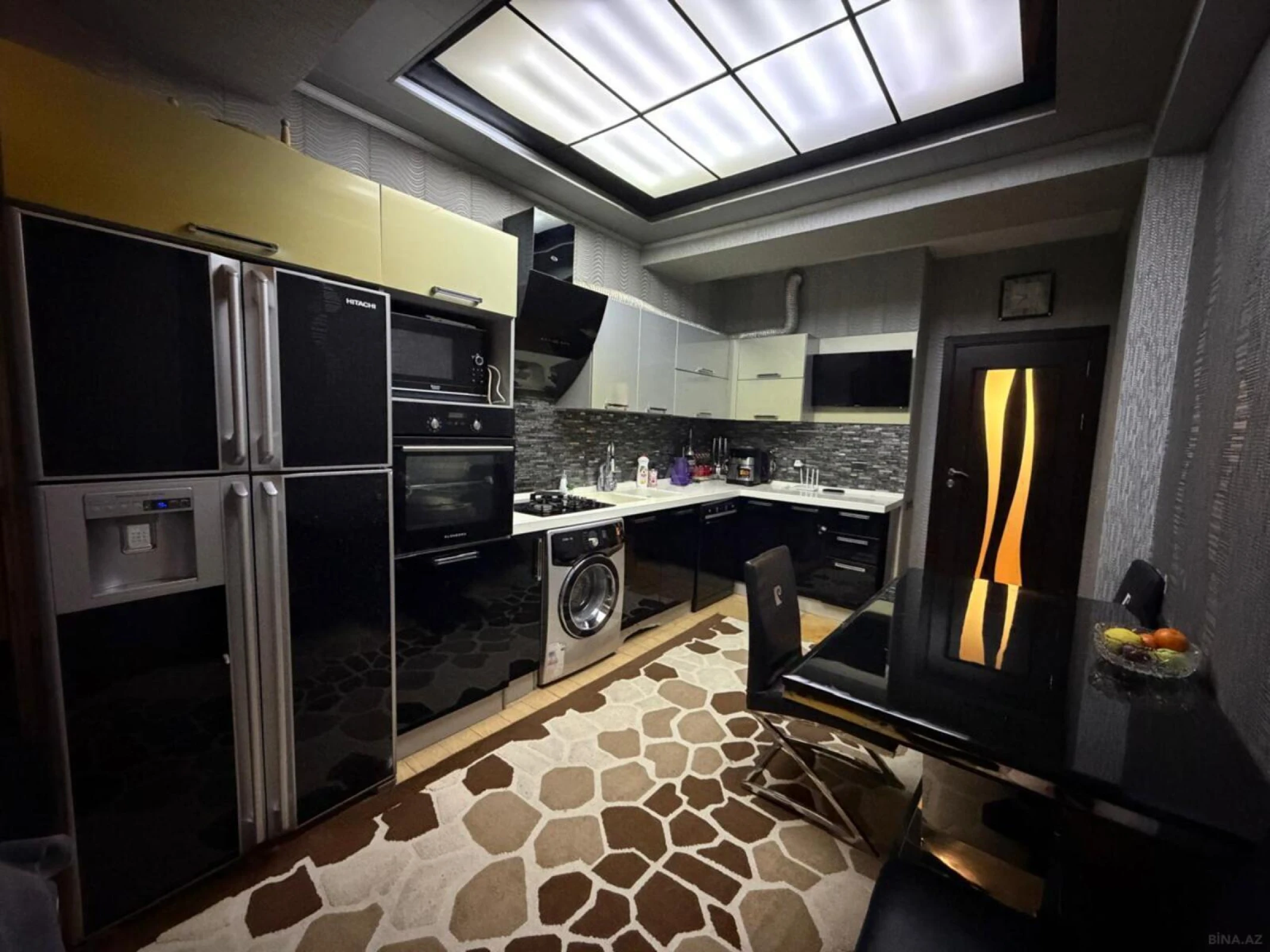 Satılır 3 otaqlı mənzil 157 m²