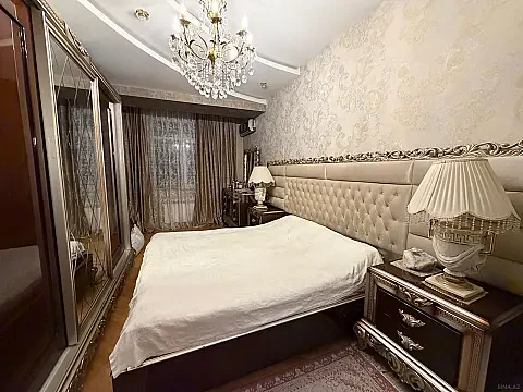 Satılır 3 otaqlı mənzil 157 m²