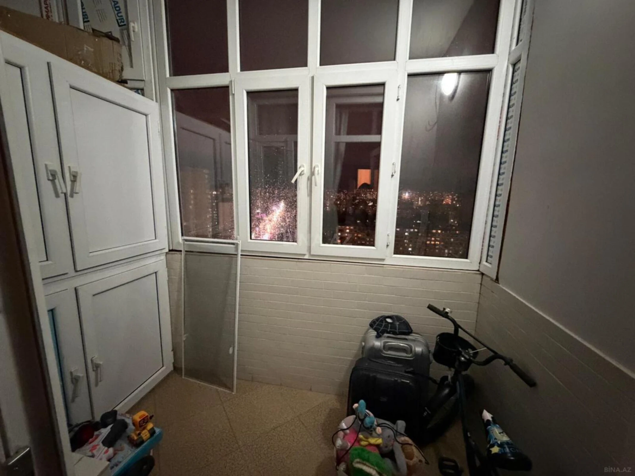 Satılır 3 otaqlı mənzil 157 m²