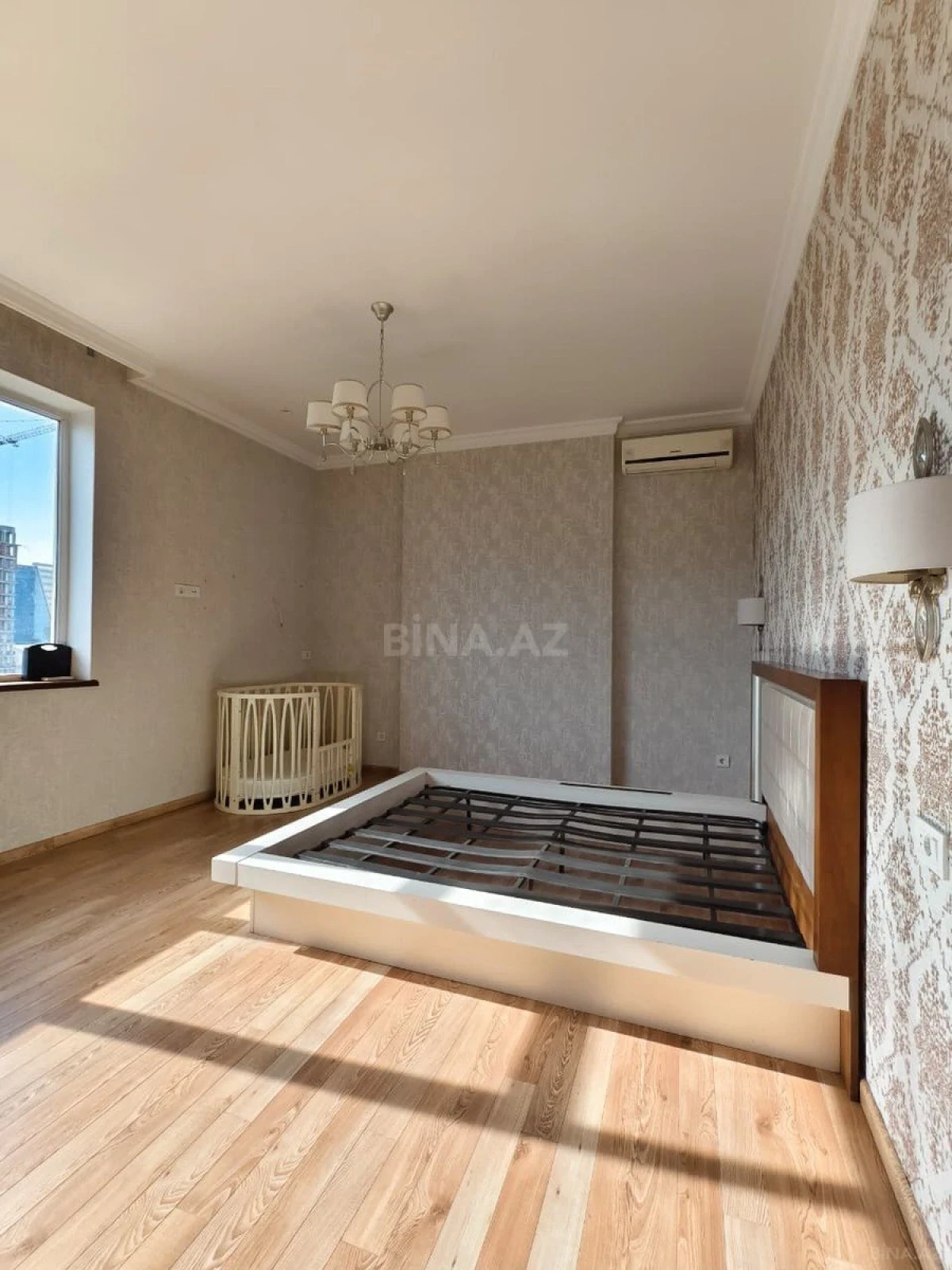 Satılır 3 otaqlı mənzil 112 m²