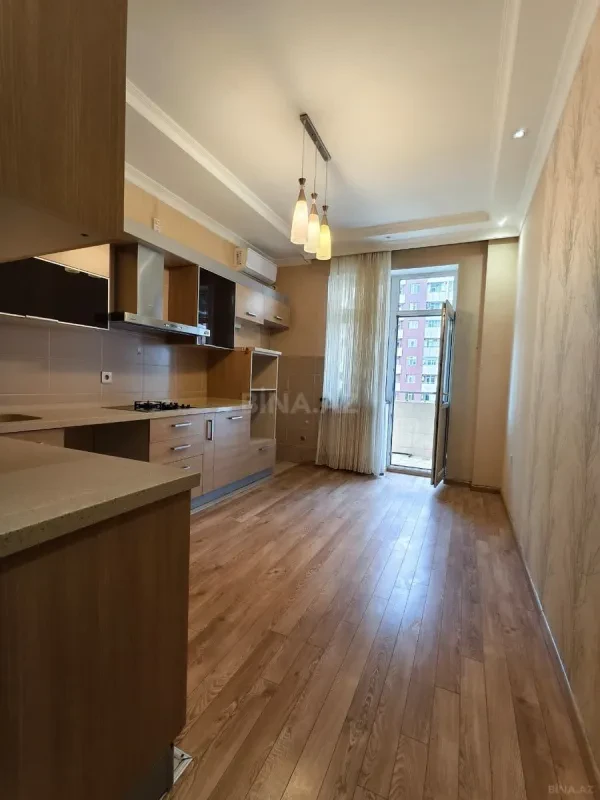 Satılır 3 otaqlı mənzil 112 m²