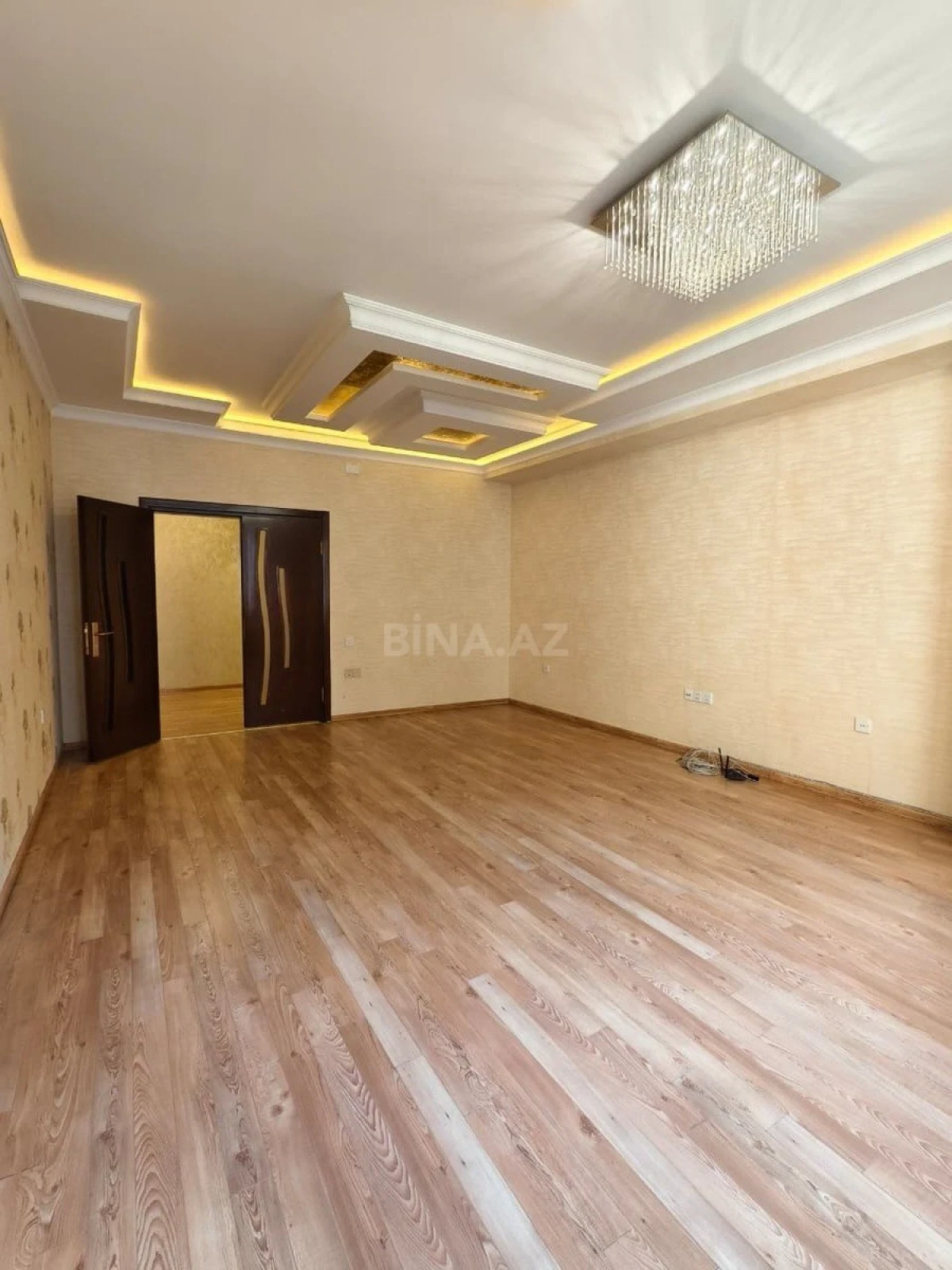 Satılır 3 otaqlı mənzil 112 m²