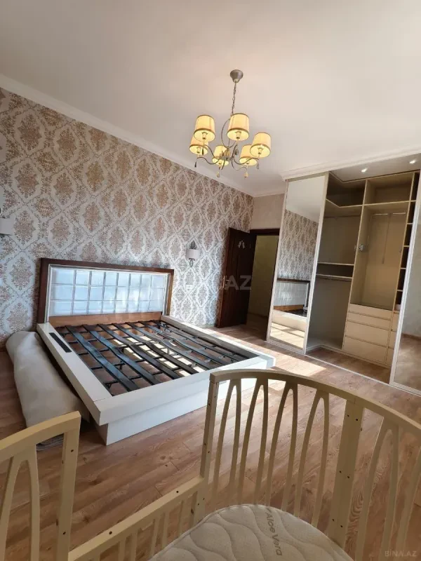 Satılır 3 otaqlı mənzil 112 m²