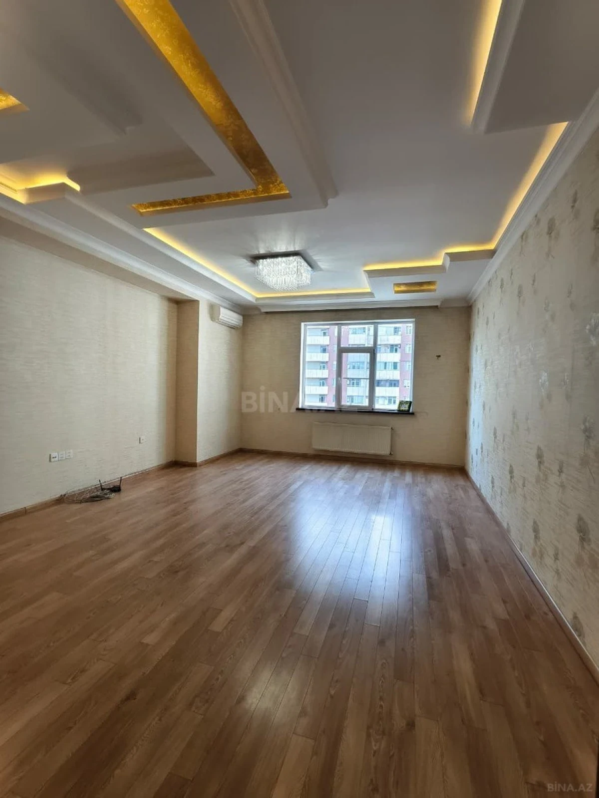 Satılır 3 otaqlı mənzil 112 m²