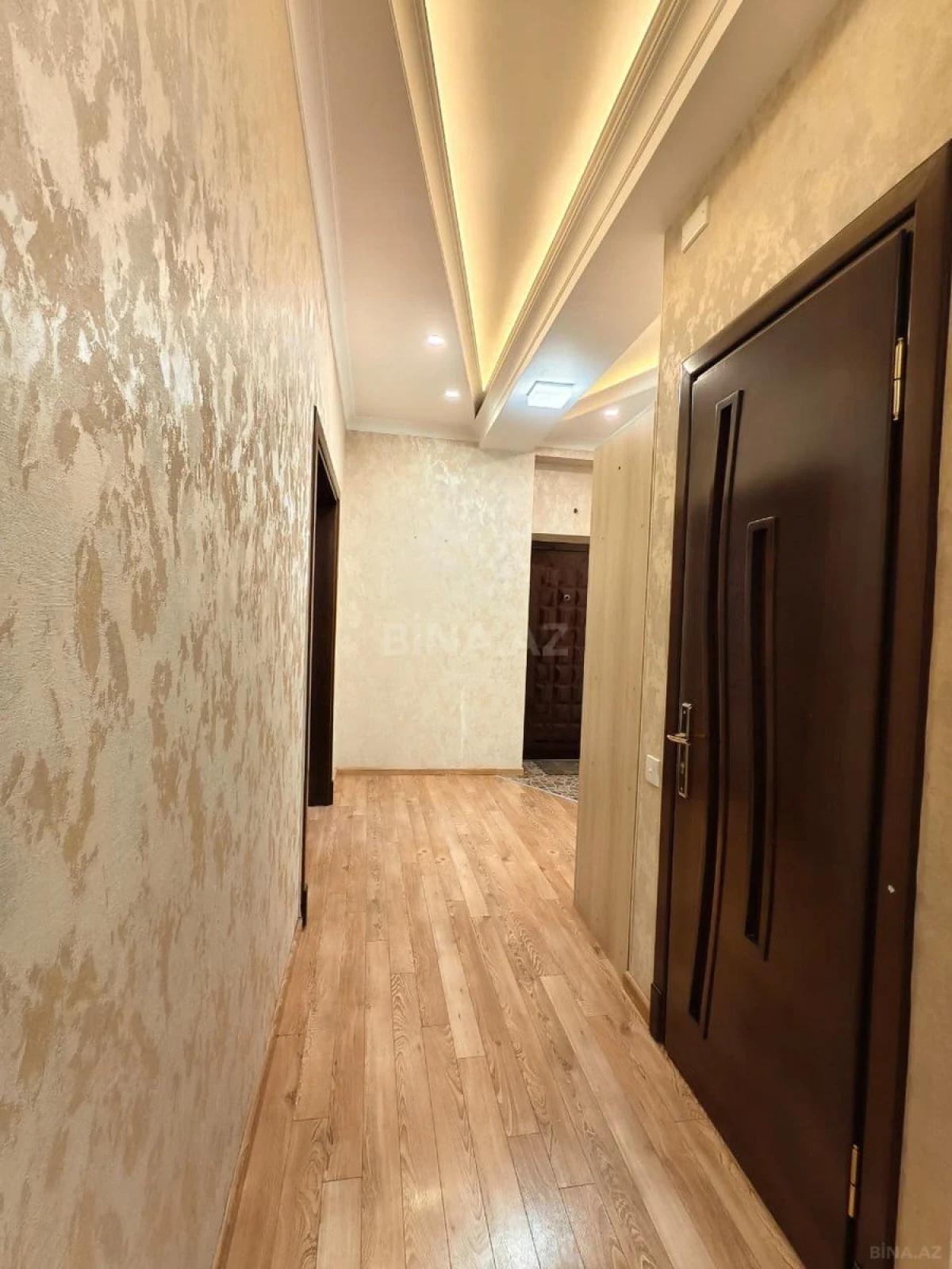 Satılır 3 otaqlı mənzil 112 m²