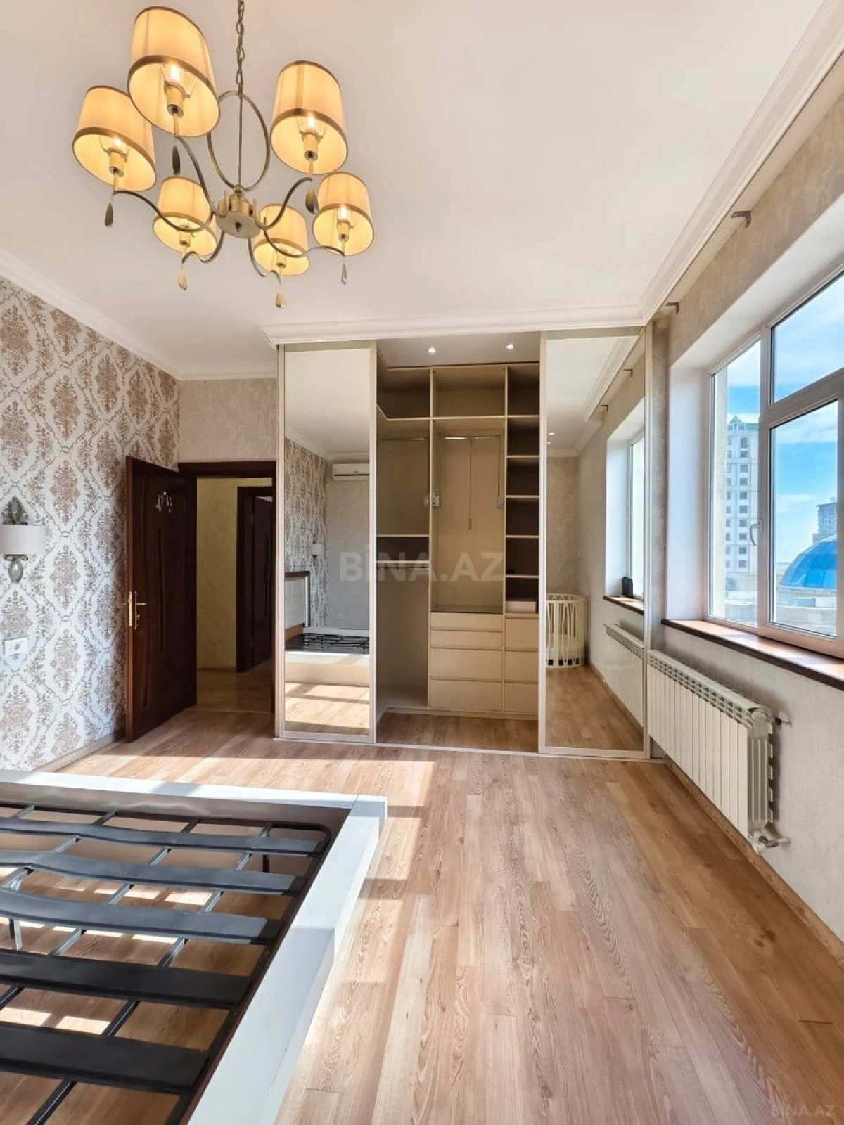 Satılır 3 otaqlı mənzil 112 m²