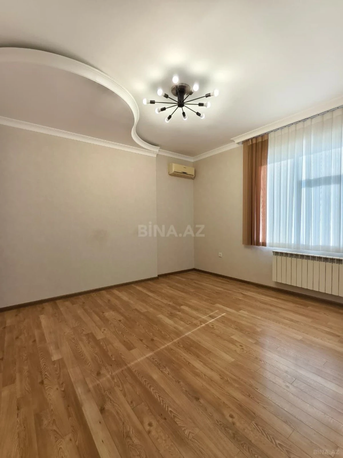 Satılır 3 otaqlı mənzil 112 m²