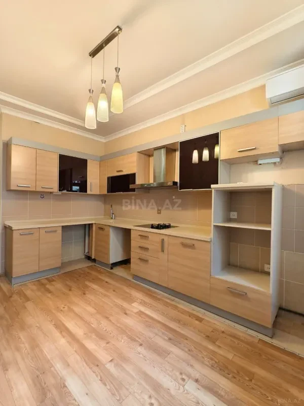 Satılır 3 otaqlı mənzil 112 m²