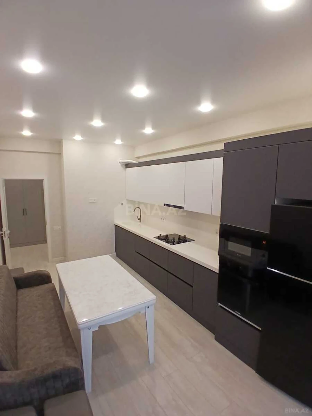 Kirayə verilir 2 otaqlı mənzil 95 m²