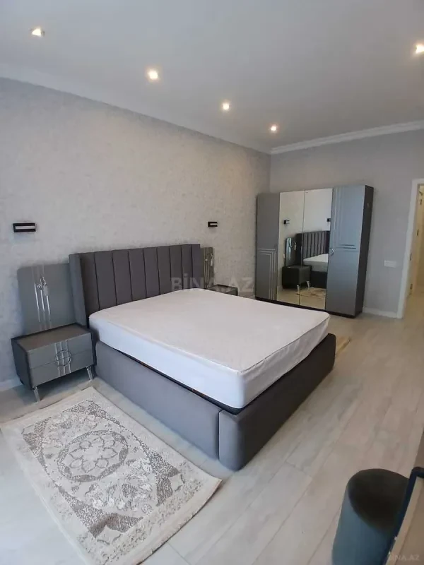 Kirayə verilir 2 otaqlı mənzil 95 m²
