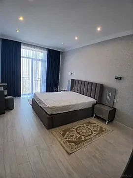 Kirayə verilir 2 otaqlı mənzil 95 m²