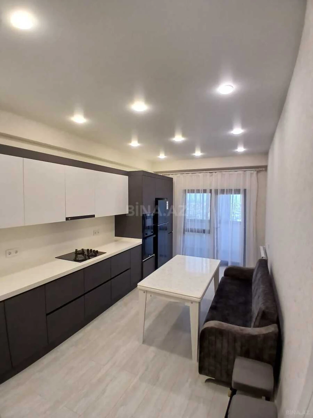 Kirayə verilir 2 otaqlı mənzil 95 m²