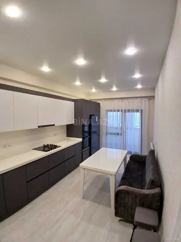 Kirayə verilir 2 otaqlı mənzil 95 m²