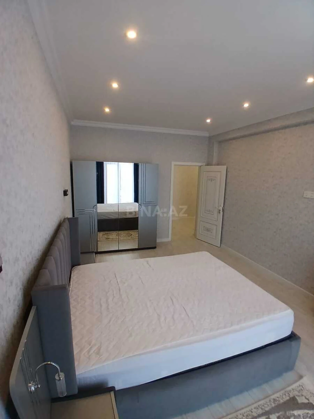 Kirayə verilir 2 otaqlı mənzil 95 m²