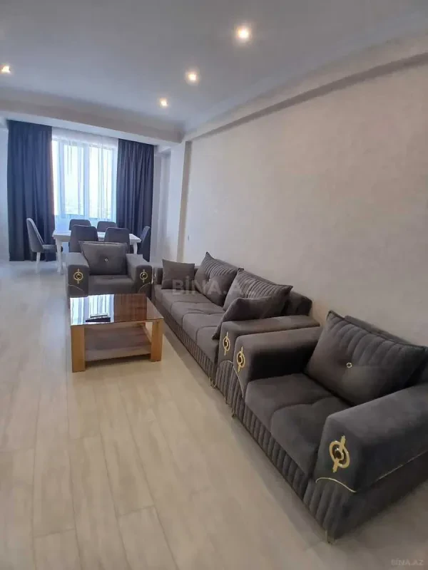 Kirayə verilir 2 otaqlı mənzil 95 m²