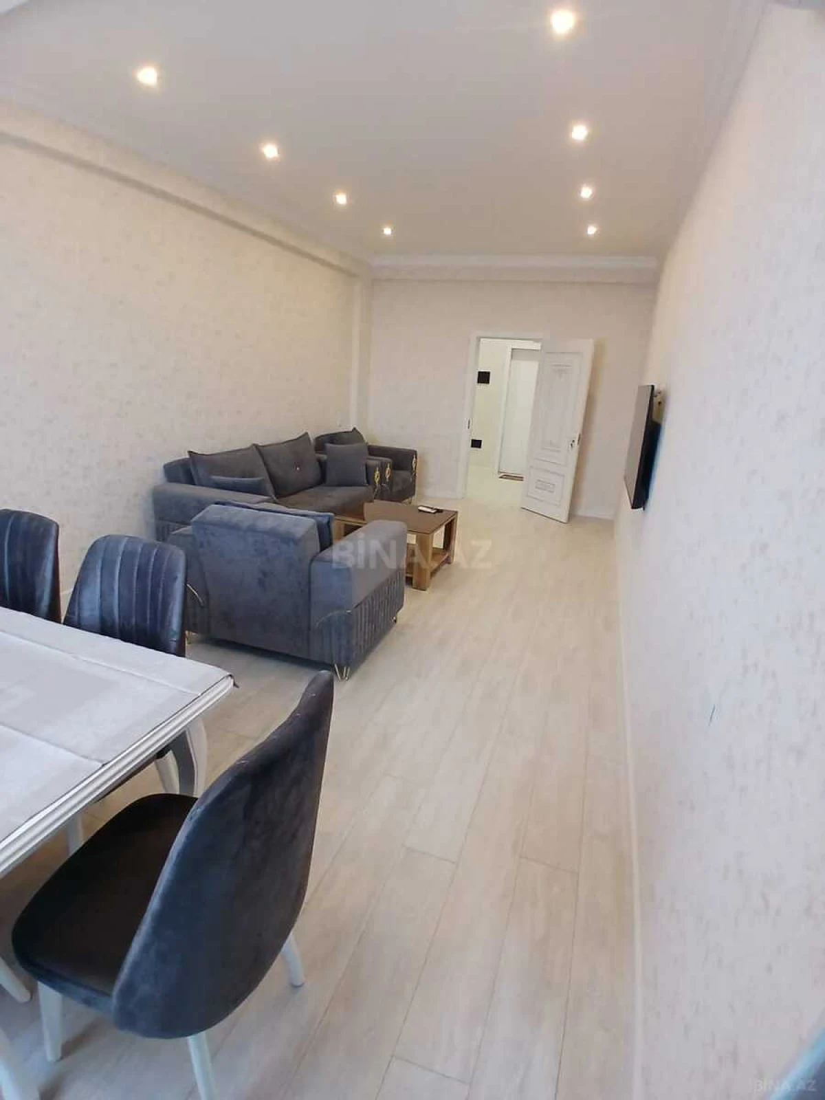 Kirayə verilir 2 otaqlı mənzil 95 m²