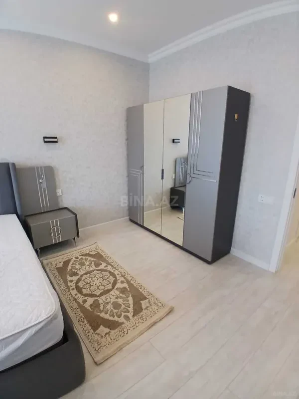 Kirayə verilir 2 otaqlı mənzil 95 m²