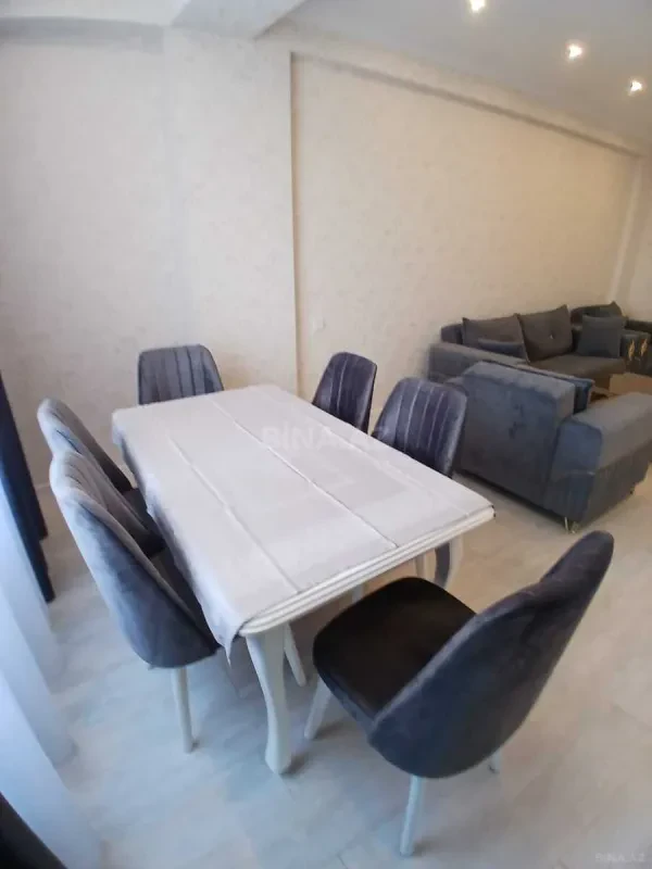 Kirayə verilir 2 otaqlı mənzil 95 m²