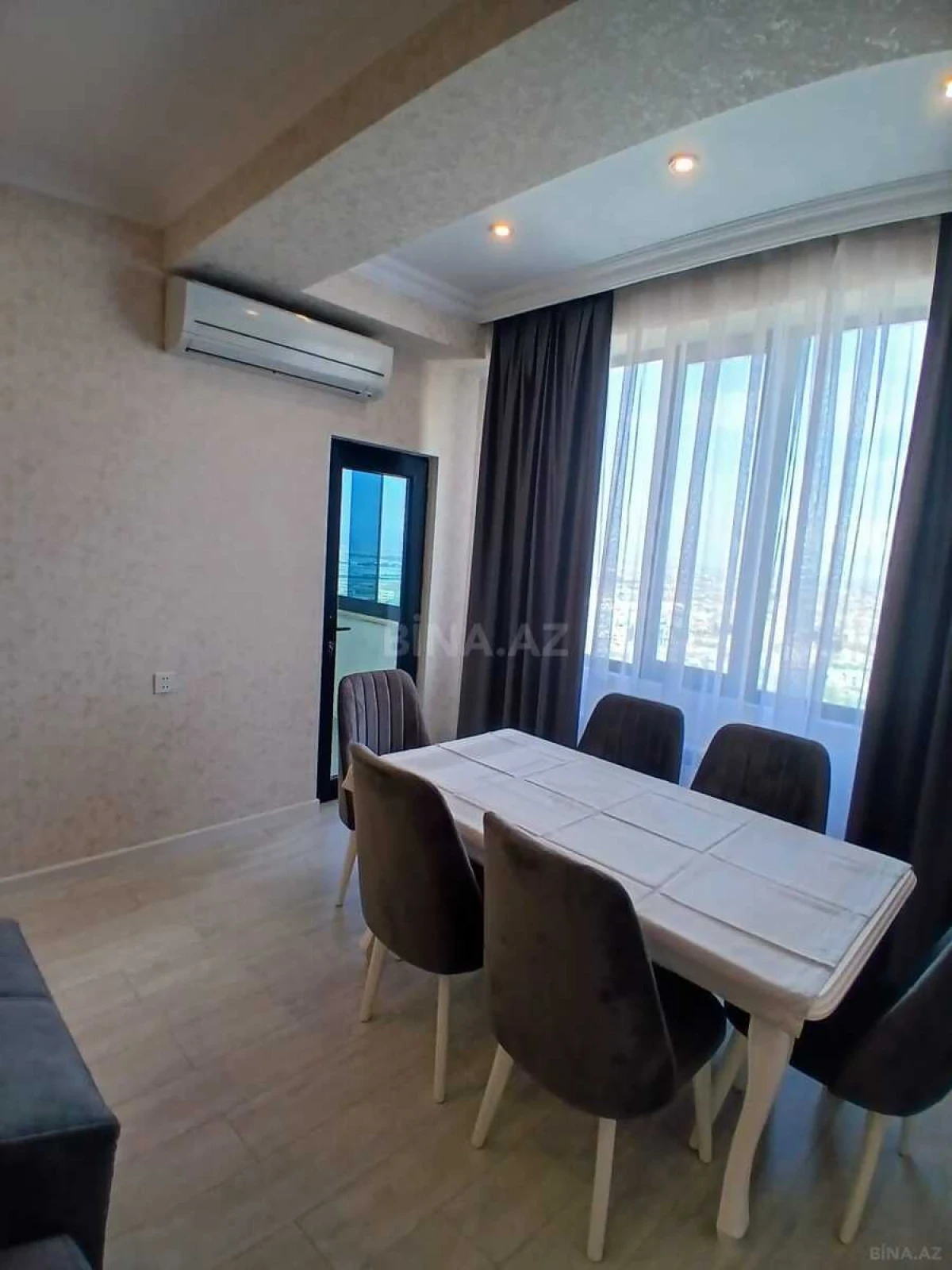Kirayə verilir 2 otaqlı mənzil 95 m²
