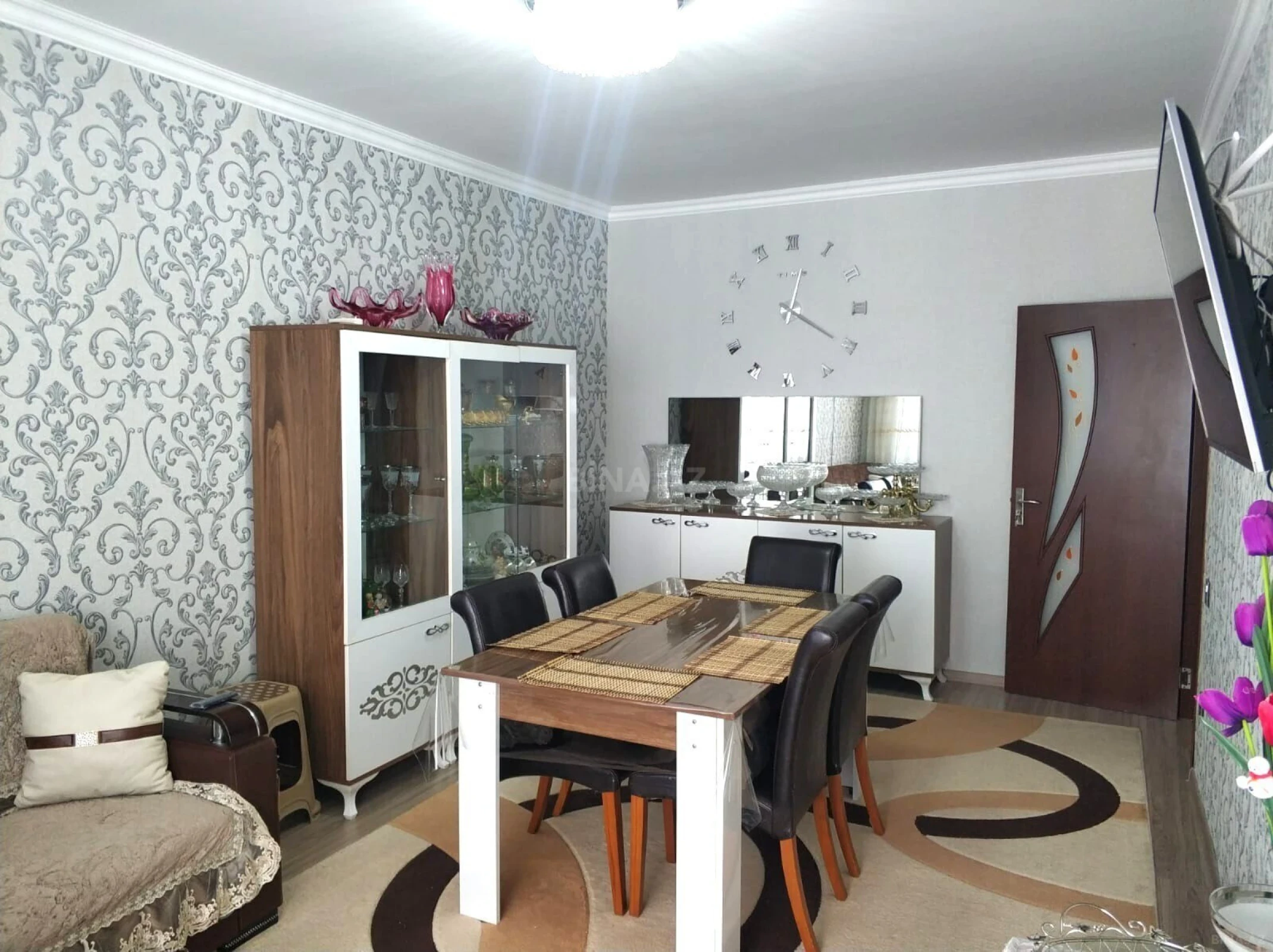 Satılır 2 otaqlı mənzil 67 m²