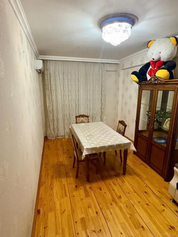 Satılır 2 otaqlı mənzil 70 m²