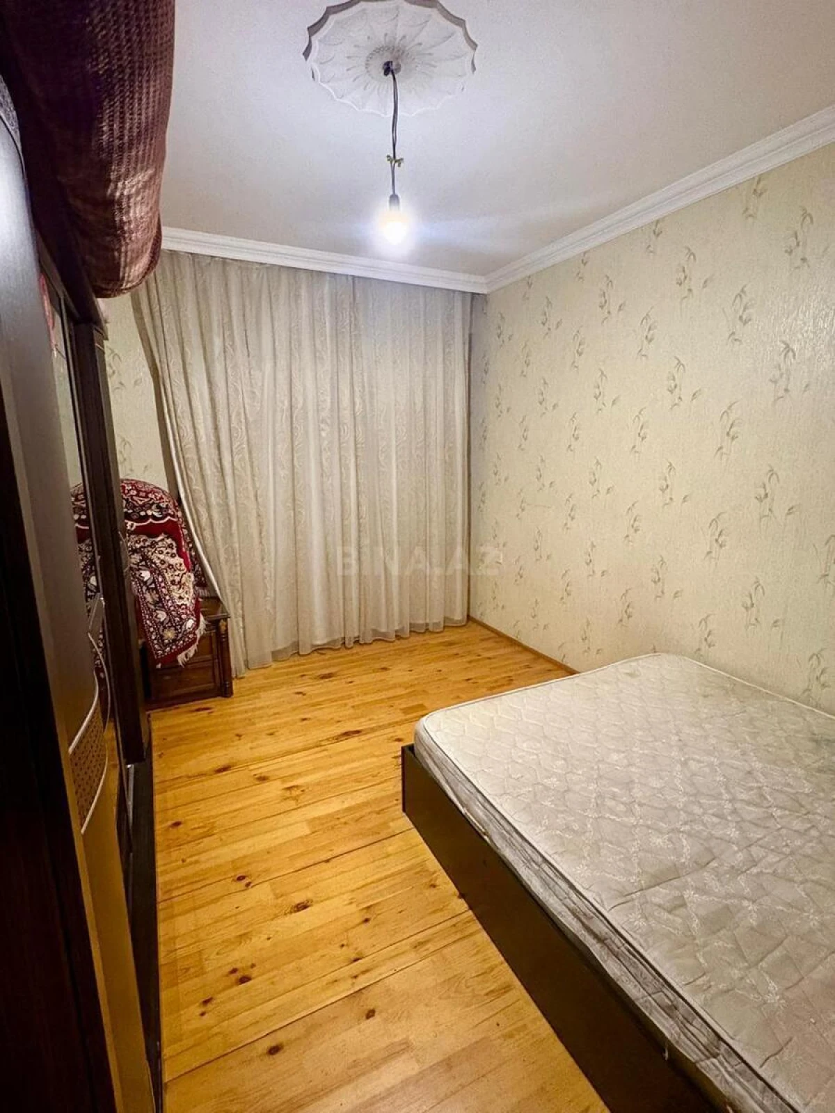 Satılır 2 otaqlı mənzil 70 m²