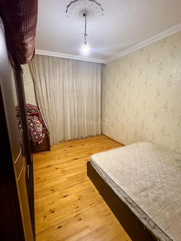Satılır 2 otaqlı mənzil 70 m²