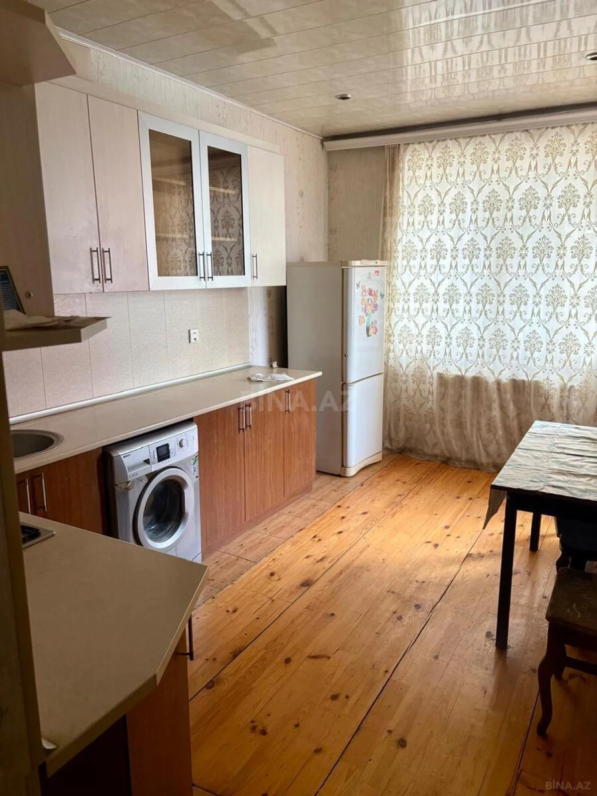 Satılır 2 otaqlı mənzil 70 m²