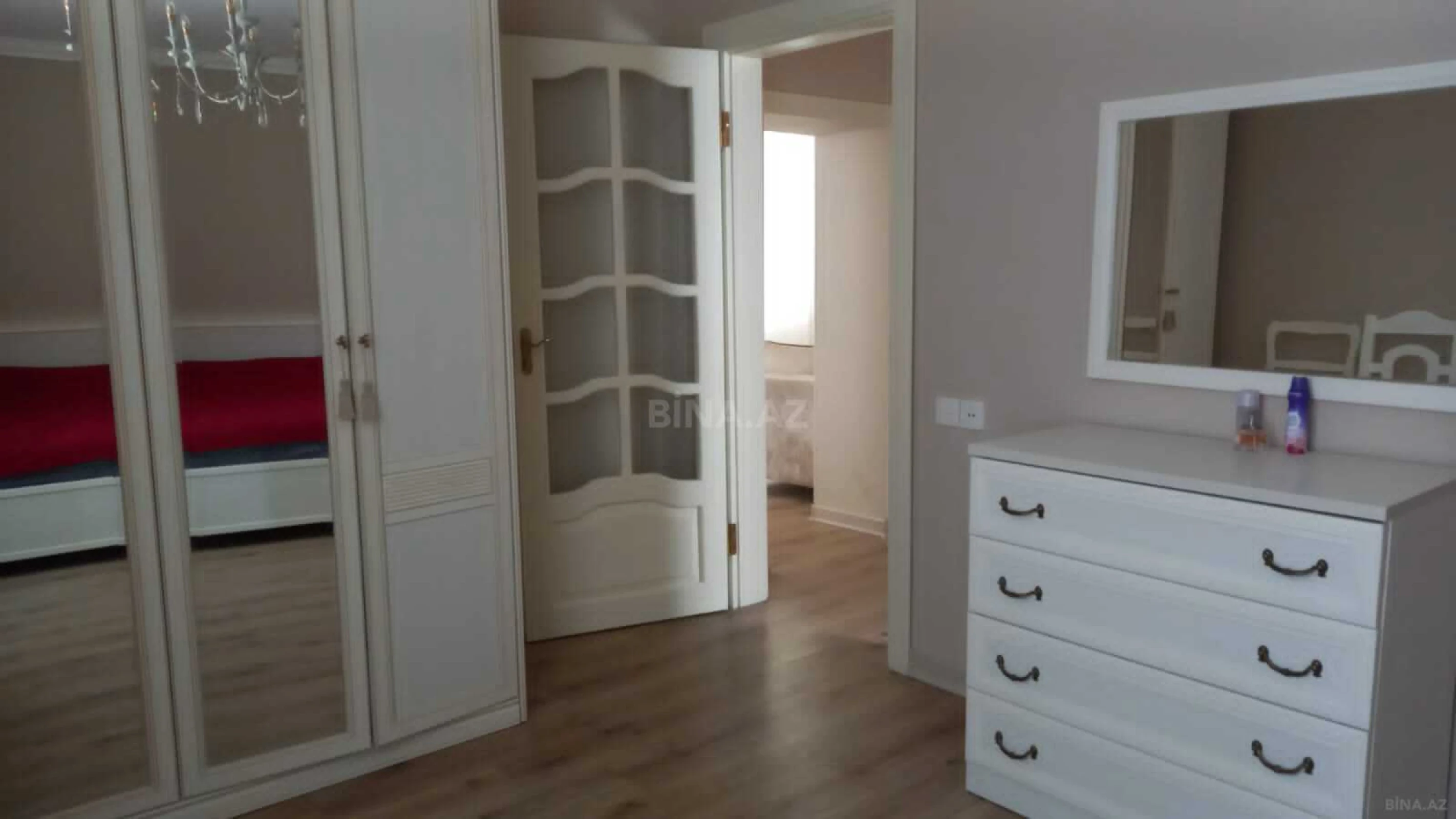 Satılır 5 otaqlı həyət evi 160 m²