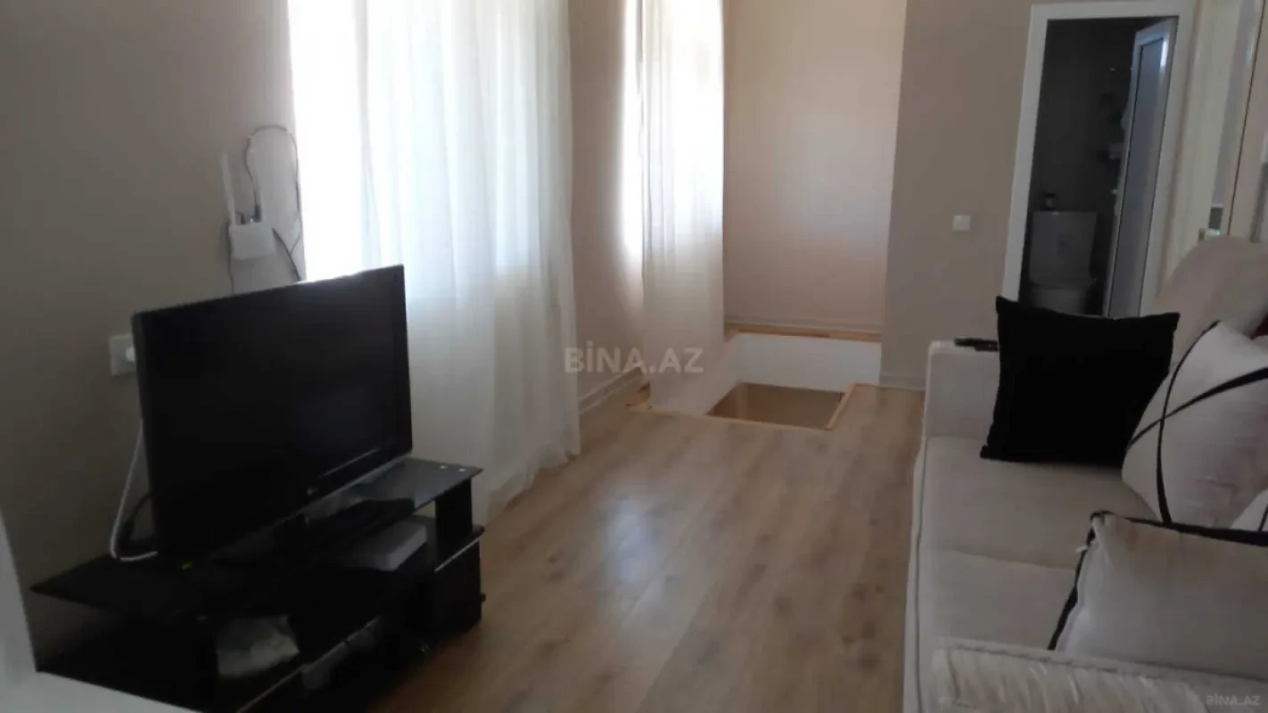 Satılır 5 otaqlı həyət evi 160 m²