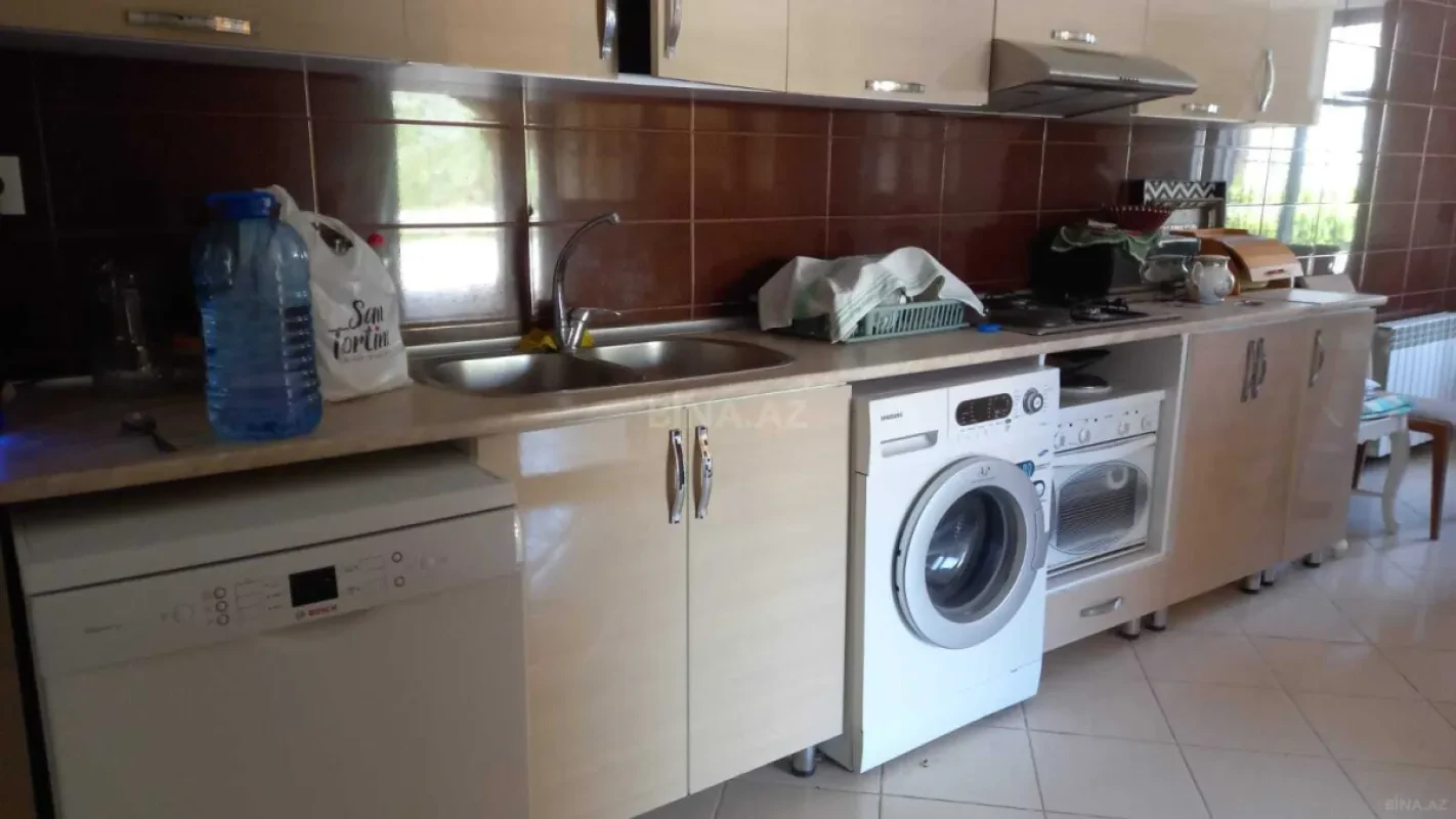 Satılır 5 otaqlı həyət evi 160 m²